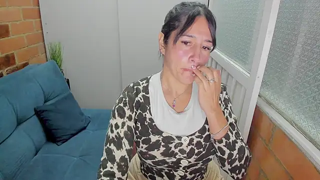 Snapshot of Penelope47 chatting on 10/17/25, 07:05 Penelope47 online show from 10/17/25, 07:05