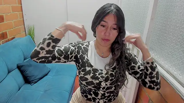 Snapshot of Penelope47 chatting on 10/18/25, 06:52 Penelope47 online show from 10/18/25, 06:52