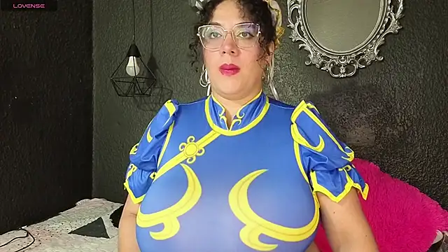 Snapshot of dulce_lf chatting on 10/31/25, 05:30 dulce lf online show from 10/31/25, 05:30