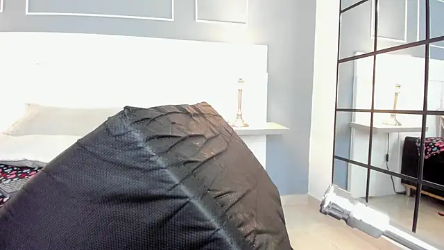 Snapshot of Blackrosse__ chatting on 02/14/25, 04:09 Blackrosse online show from 02/14/25, 04:09