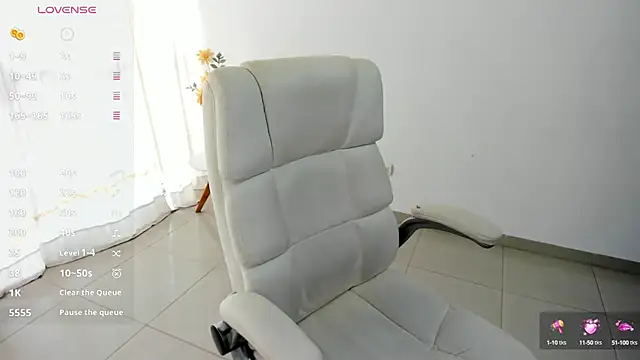 renata t  online show from 09/19/25, 11:22