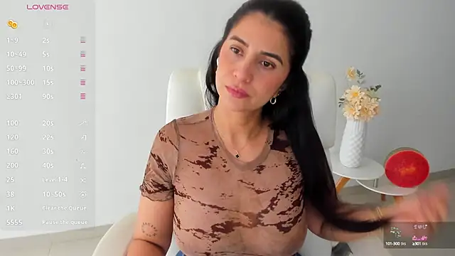 renata t  online show from 10/09/25, 08:18