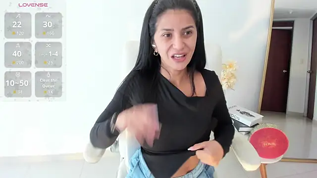 renata t  online show from 04/17/26, 04:54