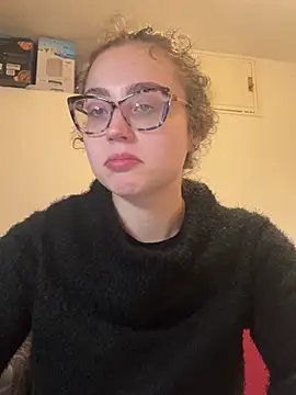 ladyturtle online show from 05/15/26, 07:43