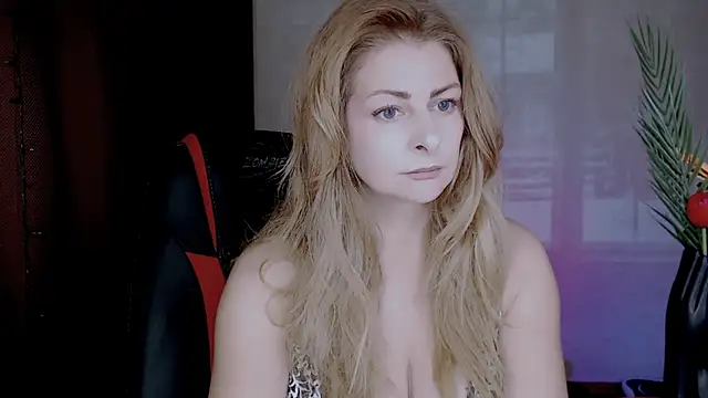 Eleonores online show from 10/30/25, 04:58