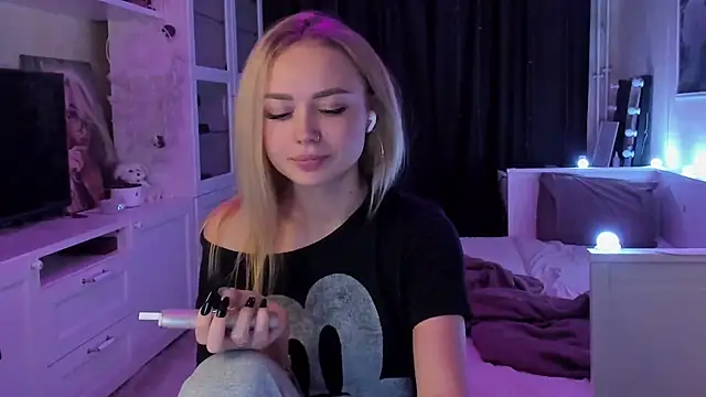 Snapshot of MaryDreaminess chatting on 09/18/25, 08:22 MaryDreaminess online show from 09/18/25, 08:22