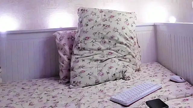 MaryDreaminess online show from 12/21/25, 08:05