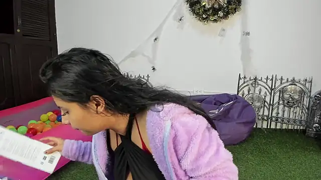 AbbyTaylorr online show from 10/08/25, 04:54