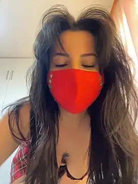 White-Petite online show from 04/23/26, 12:15