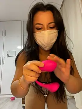 White-Petite online show from 07/21/26, 07:05