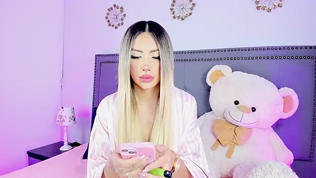 ale lovee online show from 06/04/26, 12:49