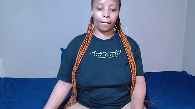 Snapshot of LoveBunny92 chatting on 12/17/25, 09:10 LoveBunny92 online show from 12/17/25, 09:10