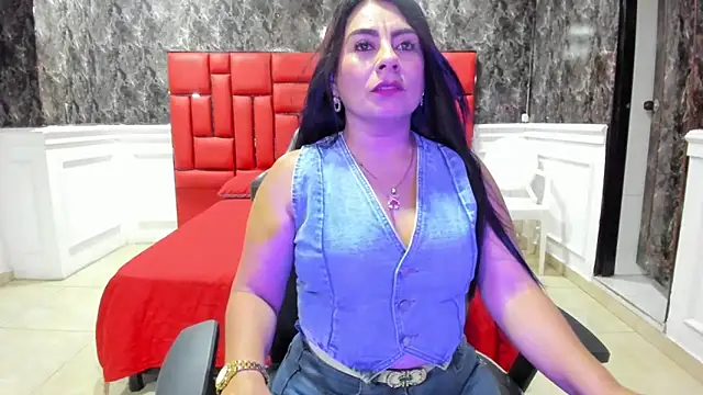 Snapshot of Imyourdirtymilf chatting on 10/23/25, 07:23 Imyourdirtymilf online show from 10/23/25, 07:23