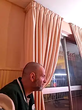 Snapshot of Perv10 chatting on 12/18/25, 01:22 Perv10 online show from 12/18/25, 01:22