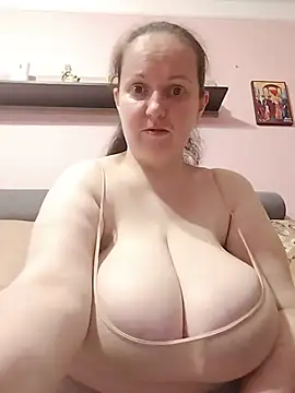 BustyLadyAlma online show from 07/07/26, 07:45