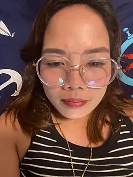 BURBERRY69 online show from 10/24/25, 10:44