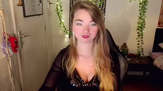 Snapshot of Thegirlbehindthemask chatting on 06/11/26, 03:32 Thegirlbehindthemask online show from 06/11/26, 03:32