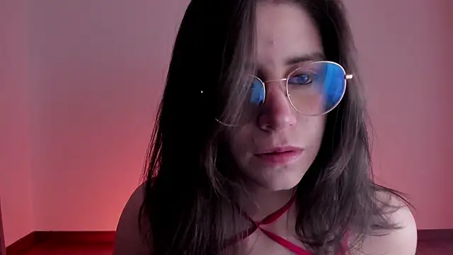 Snapshot of HazelKush chatting on 11/04/25, 09:25 HazelKush online show from 11/04/25, 09:25