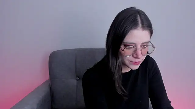 Snapshot of HazelKush chatting on 11/25/25, 09:59 HazelKush online show from 11/25/25, 09:59