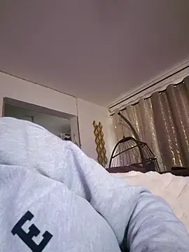 Snapshot of misscectito13 chatting on 10/25/25, 09:50 misscectito13 online show from 10/25/25, 09:50