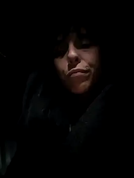 Snapshot of misscectito13 chatting on 12/04/25, 10:18 misscectito13 online show from 12/04/25, 10:18