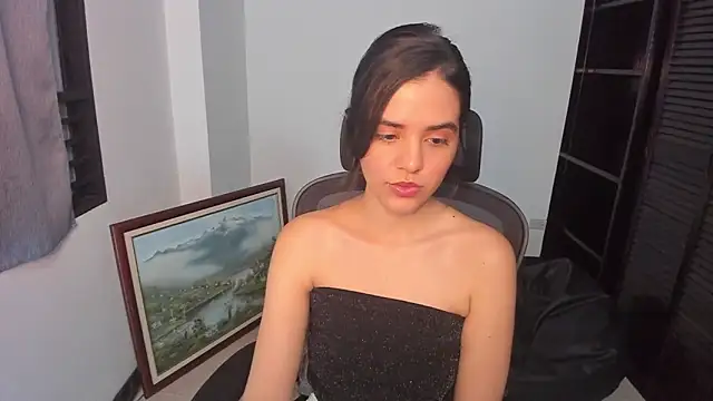 Snapshot of mia_collins_x chatting on 10/03/25, 11:24 mia collins x online show from 10/03/25, 11:24