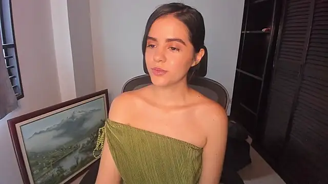 Snapshot of mia_collins_x chatting on 10/06/25, 08:39 mia collins x online show from 10/06/25, 08:39