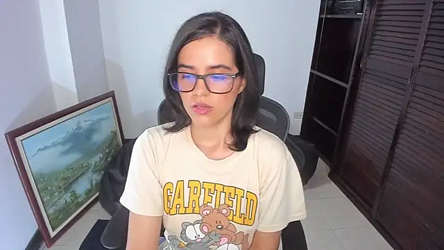 Snapshot of mia_collins_x chatting on 12/04/25, 08:50 mia collins x online show from 12/04/25, 08:50