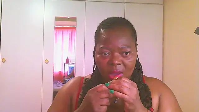 Snapshot of MatureBoobsDiva chatting on 01/02/25, 08:39 MatureBoobsDiva online show from 01/02/25, 08:39