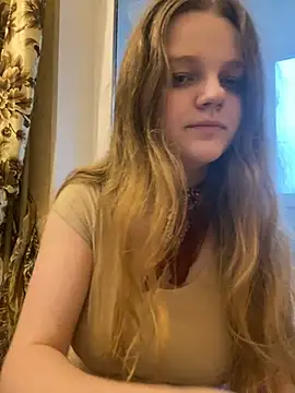 Snapshot of -MimmiLissa- chatting on 06/18/26, 01:06 -MimmiLissa- online show from 06/18/26, 01:06