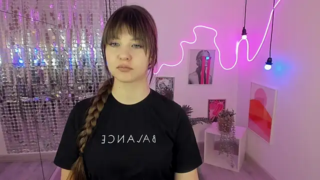 ElizaMild online show from 03/02/25, 01:05