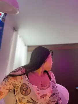 Snapshot of Naiara_sex chatting on 11/28/25, 12:41 Naiara sex online show from 11/28/25, 12:41