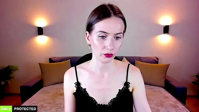 TheWoman   online show from 09/19/25, 01:45