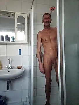 Snapshot of Python43 chatting on 03/01/26, 08:38 Python43 online show from 03/01/26, 08:38