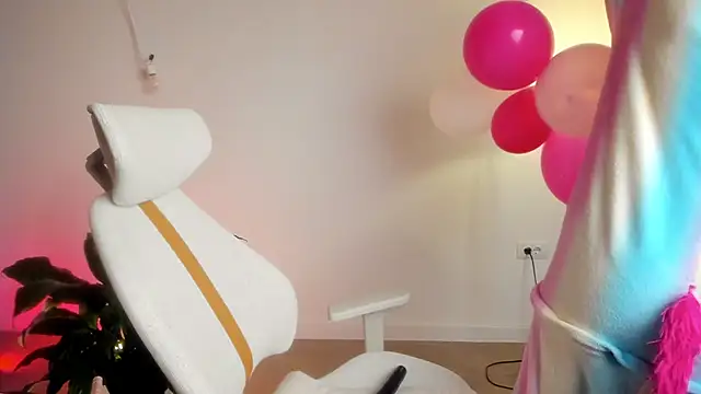 Snapshot of Pokemeboy chatting on 02/28/25, 05:15 Pokemeboy online show from 02/28/25, 05:15