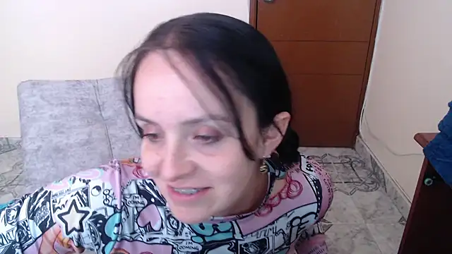 Snapshot of antara_hotgirl chatting on 12/20/24, 07:50 antara hotgirl online show from 12/20/24, 07:50