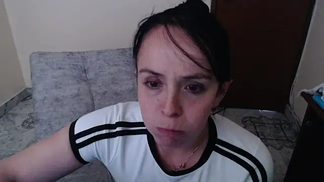 Snapshot of antara_hotgirl chatting on 10/20/25, 09:15 antara hotgirl online show from 10/20/25, 09:15