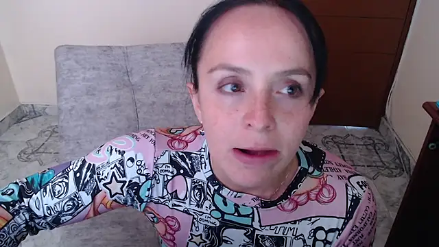 Snapshot of antara_hotgirl chatting on 11/17/25, 09:42 antara hotgirl online show from 11/17/25, 09:42