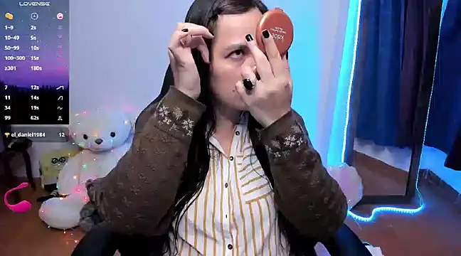 Snapshot of angelaagomez chatting on 02/13/25, 12:13 angelaagomez online show from 02/13/25, 12:13