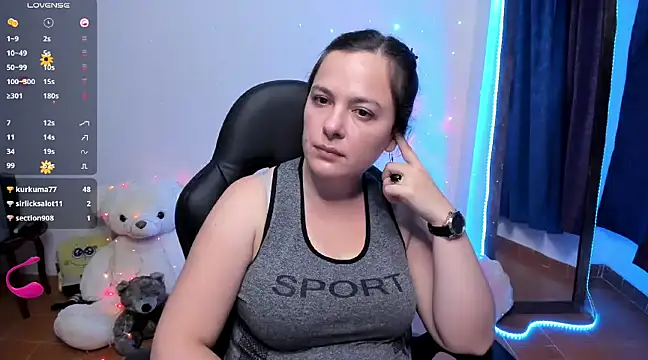 Snapshot of angelaagomez chatting on 02/19/25, 03:28 angelaagomez online show from 02/19/25, 03:28