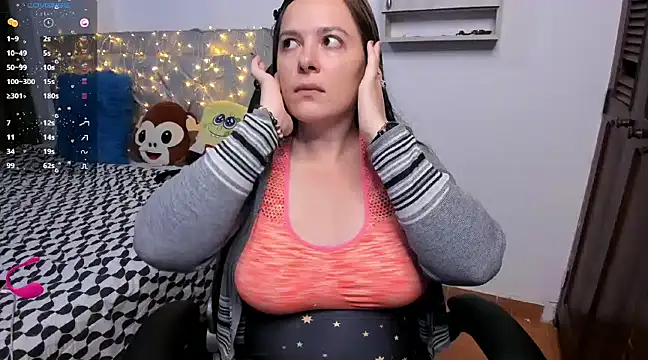 Snapshot of angelaagomez chatting on 03/13/25, 12:48 angelaagomez online show from 03/13/25, 12:48