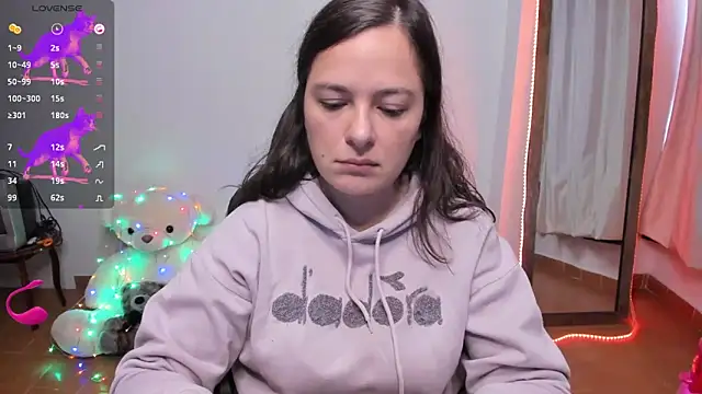 Snapshot of angelaagomez chatting on 09/20/25, 10:00 angelaagomez online show from 09/20/25, 10:00