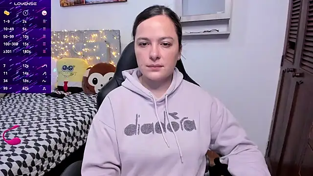 Snapshot of angelaagomez chatting on 10/16/25, 05:58 angelaagomez online show from 10/16/25, 05:58