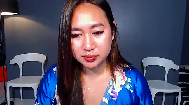 HOTTESTCANDYTS online show from 12/18/24, 09:04