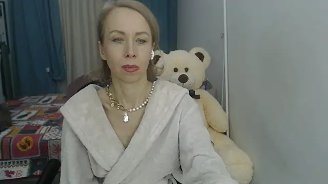 LuxuryNika online show from 12/20/24, 08:01