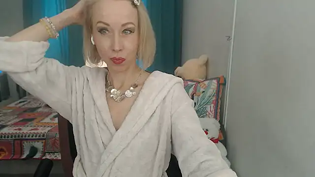 LuxuryNika online show from 03/22/25, 12:25