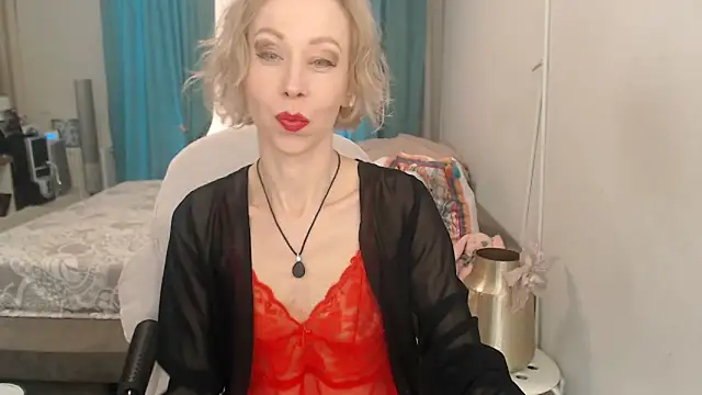 Snapshot of LuxuryNika chatting on 05/04/26, 12:34 LuxuryNika online show from 05/04/26, 12:34