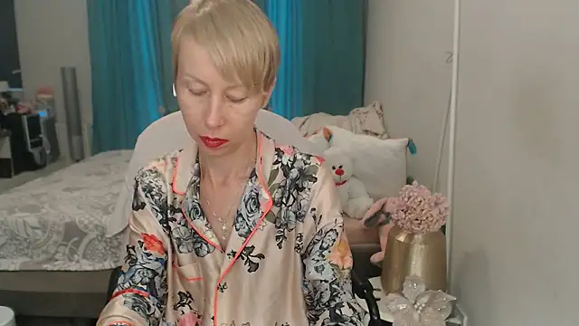Snapshot of LuxuryNika chatting on 07/02/26, 01:39 LuxuryNika online show from 07/02/26, 01:39