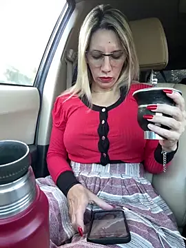 Snapshot of Gatitacarlita chatting on 12/27/24, 10:01 Gatitacarlita online show from 12/27/24, 10:01