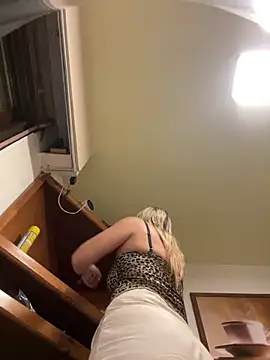 Snapshot of Gatitacarlita chatting on 03/11/25, 05:57 Gatitacarlita online show from 03/11/25, 05:57